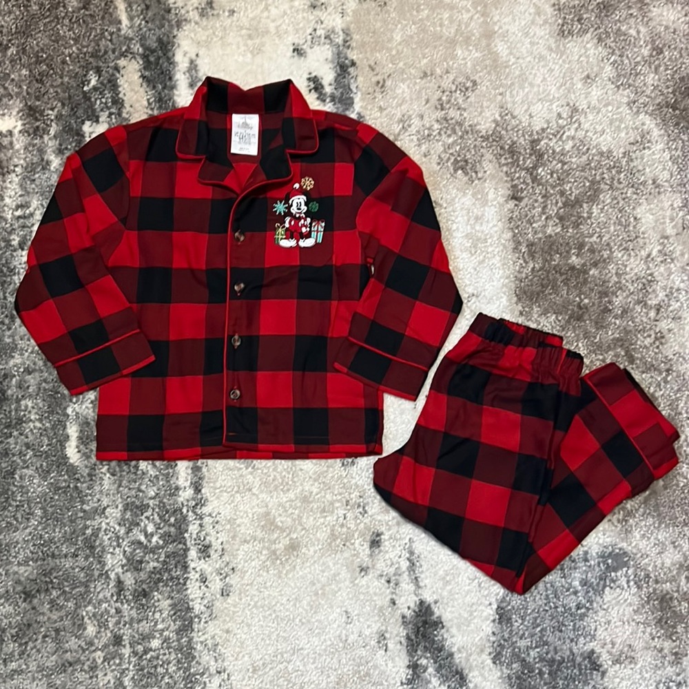 DISNEY Christmas Pajamas Child Size 4